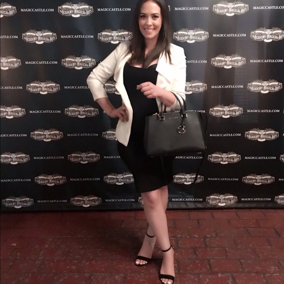 Meet your Posher, Caroline - Picture 3 of 3